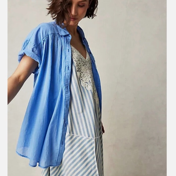Free People We The Free Button Down Oversized Float Away Shirt Blue Size XS NWOT - Picture 1 of 9